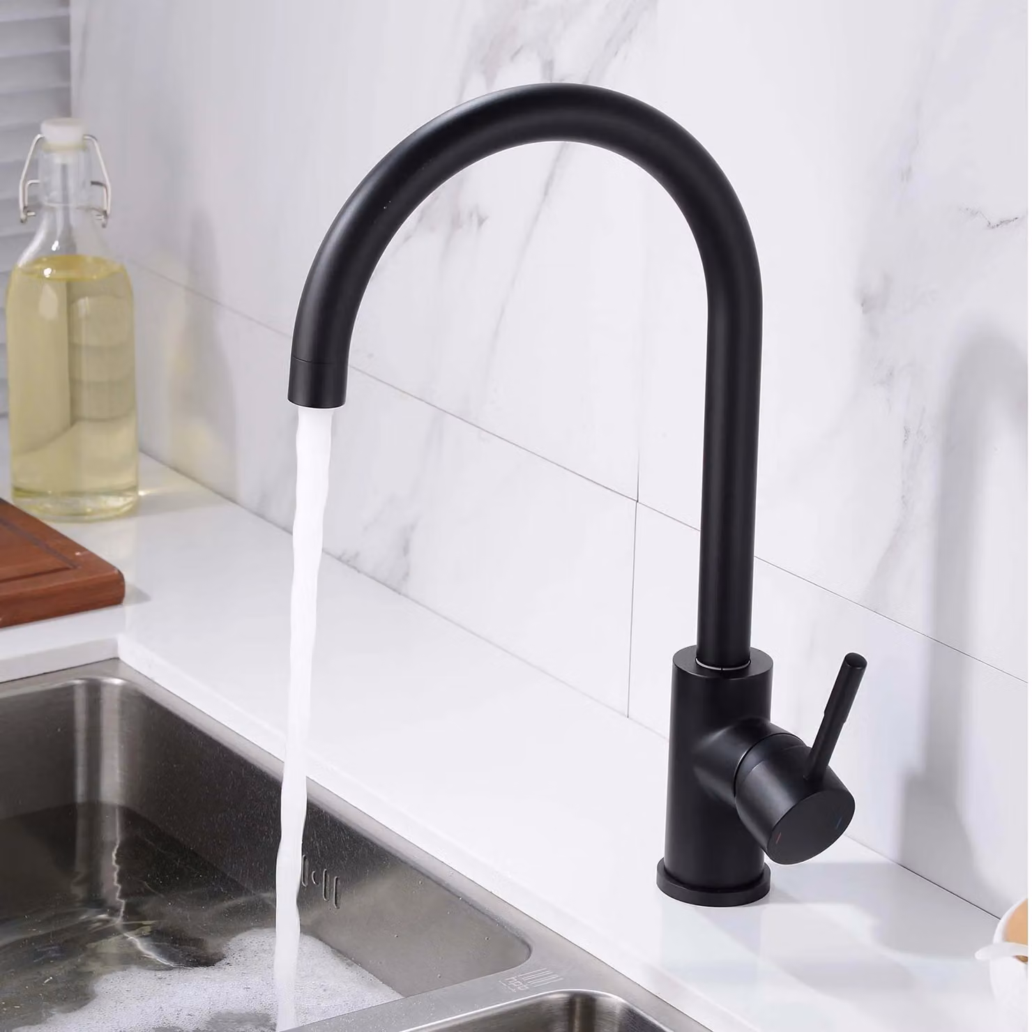 Nes Home Manhattan Single Lever Kitchen Mixer Tap with 360 Swivel Spout and Diffuser, Matte Black – 3