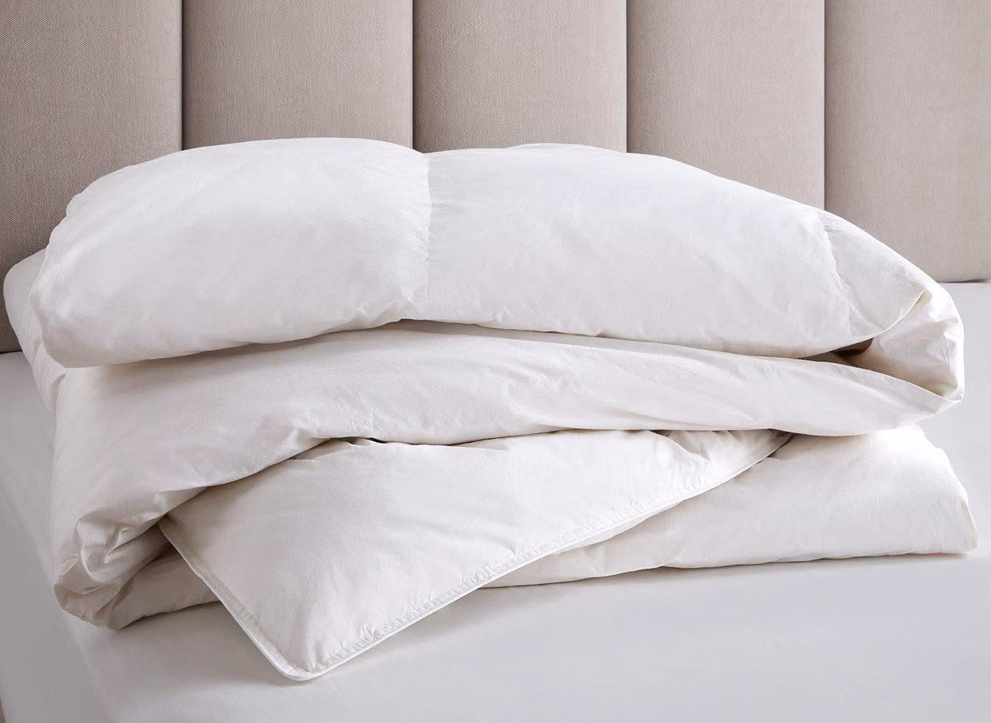 Flaxby White Duck Feather and Down Duvet with Cotton Cover