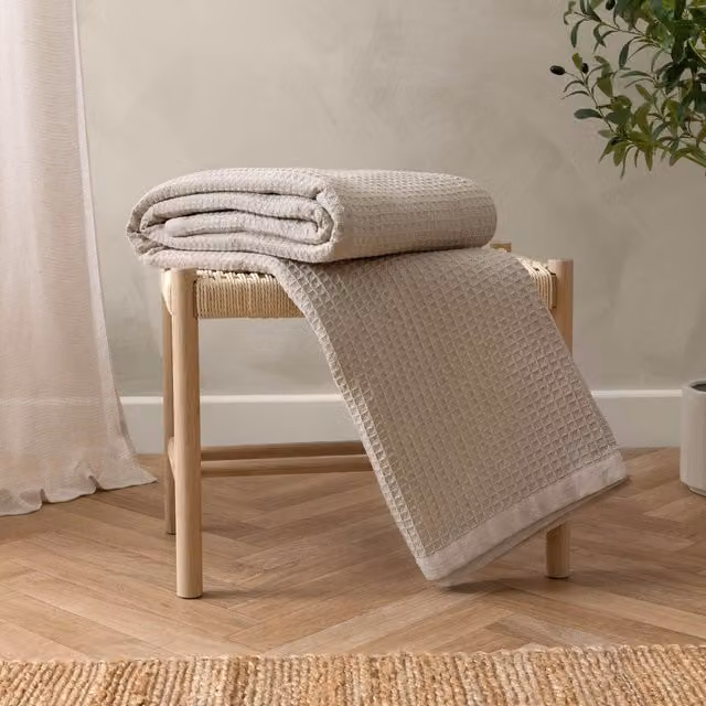 Yard Canopy Waffle Weave Cotton Throw in Beige, W/D/H: 240 x 260 cm – 2