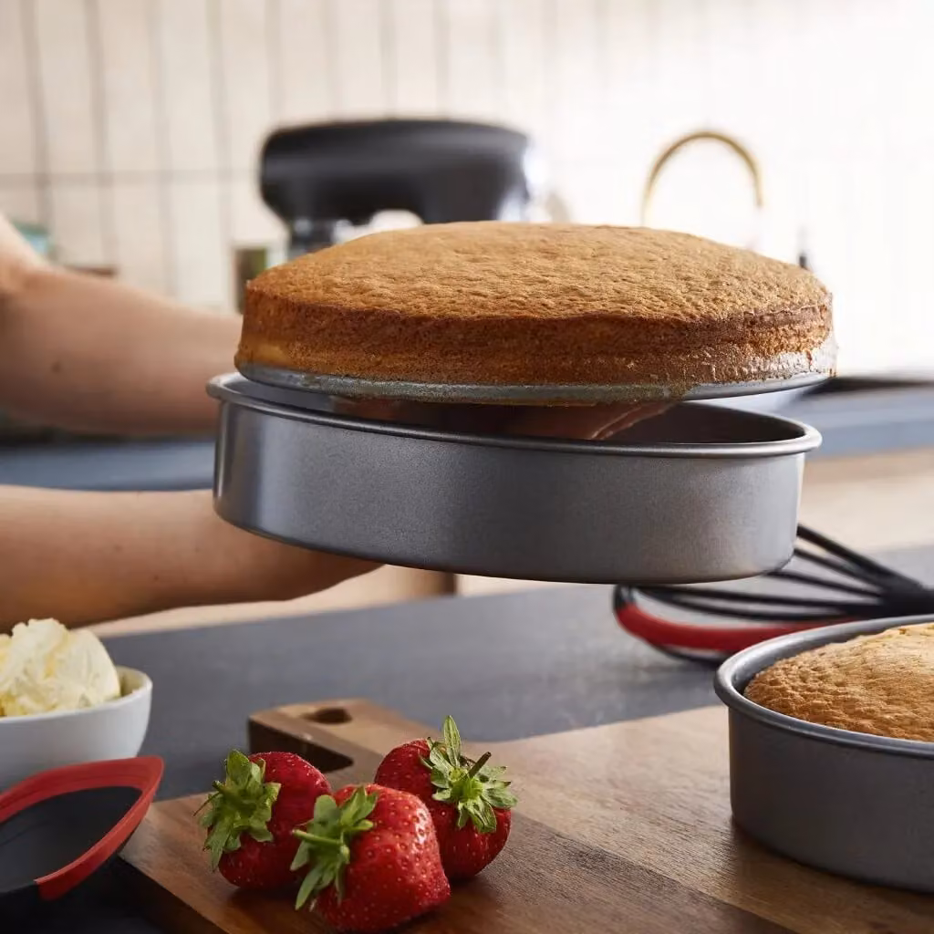 Morphy Richards Non-Stick Carbon Steel Loose Base Round Cake Tin Set in Grey – 8