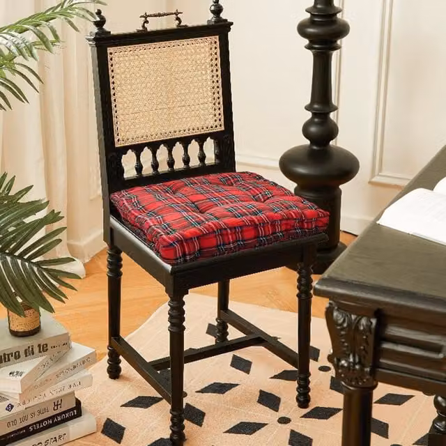 Livingandhome Red Checkered Square Chair Cushion, W/D/H: 40 x 40 x 40 cm