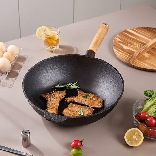 Livingandhome Uncoated Black Cast Iron Frying Pan