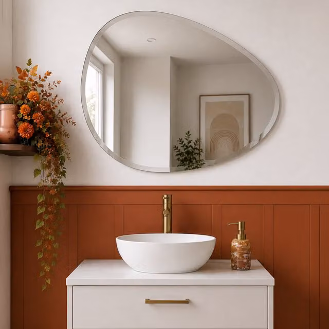 Modern Oval Pebble Shaped Glass Wall Mirror in Silver, Width: 50 cm