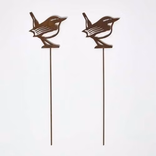 HOMESCAPES Set of 2 Rustic Brown Metal Eurasian Wren Bird Garden Stakes, Height: 37 cm