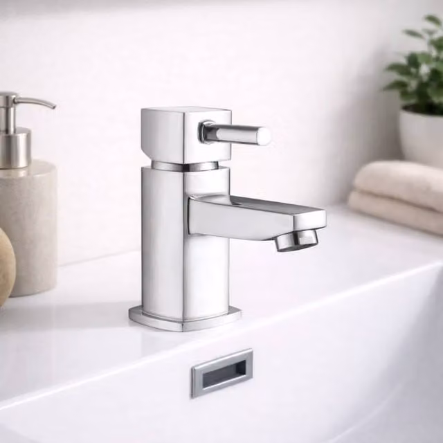 Bathroom Kingdom Forme Chrome Modern Single Lever Basin Mixer Tap in Silver