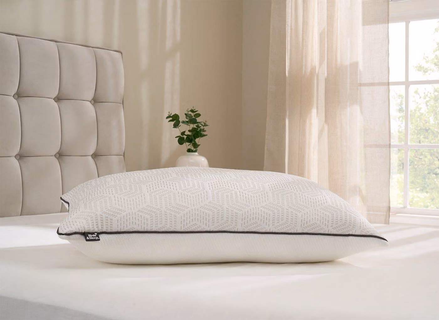 Hyde & Sleep Dual Comfort Ice Firm Pillow with Cooling Memory Foam and Microfibre, White