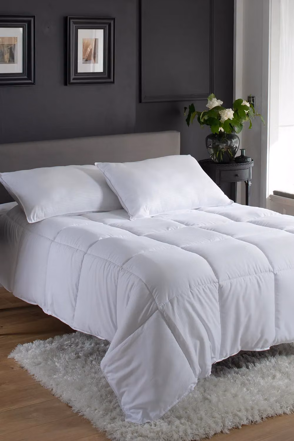 The Lyndon Company Hotel Premium Soft Touch 10.5 Tog All Year Round Microfibre Duvet in White, Double – 2