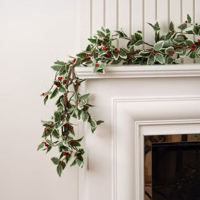Scottish Everlastings Ltd 180cm Green Faux Holly Garland with Red Berries
