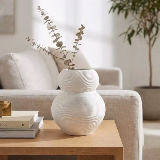Garden Greatness Maison Alba Plump Blanc Ceramic Vase in White, H 14.6 cm x W 12.4 cm x D 12.4 cm