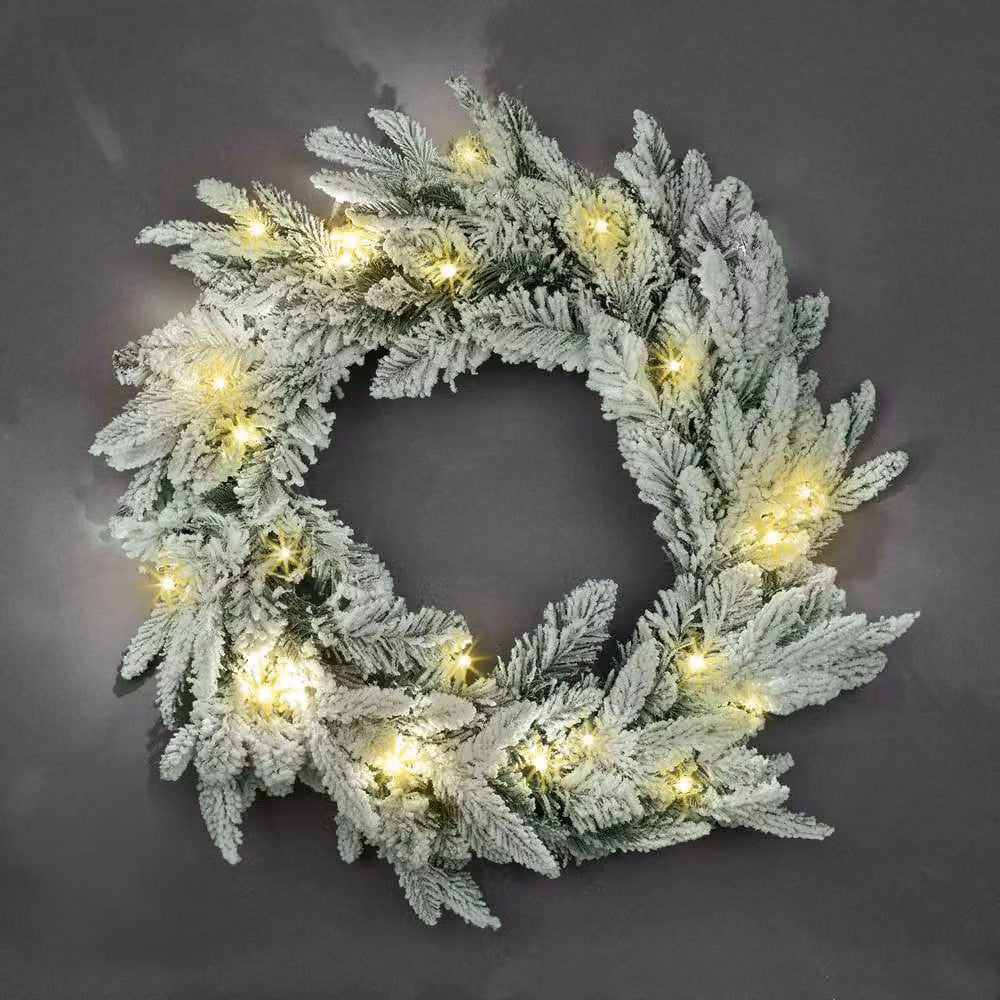 Shatchi Pre-Lit Lapland Fir Christmas Wreath in Green, 55 cm Diameter