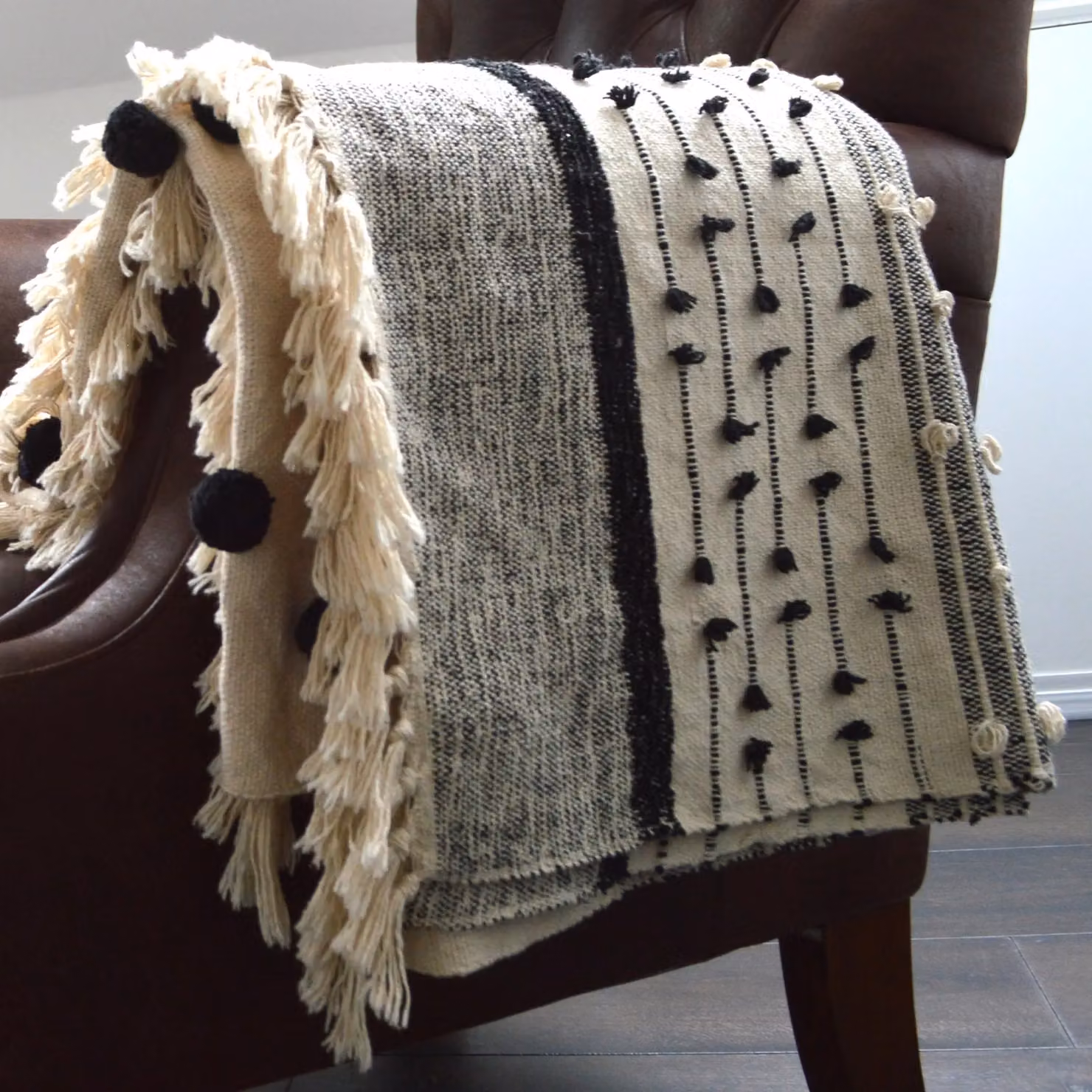 Allure Bath Fashions Nina Bobble Woven Throw Blanket with Fringes in Beige and White, W/D/H: 125 x 150 cm – 3