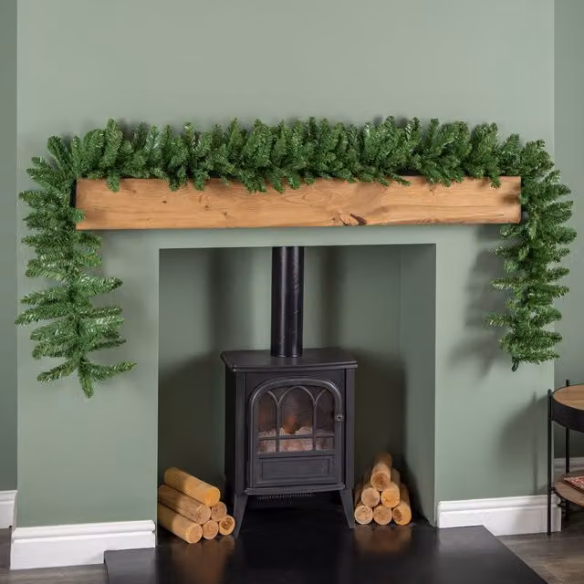 Samuel Alexander 2.7m Plain Green Christmas Garland with 260 Bullet Tips