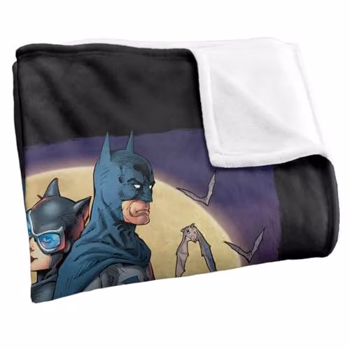 Warner Bros. Batman Paint The Town Red Super Soft Fleece Throw Blanket, Red and Multicolour – 2