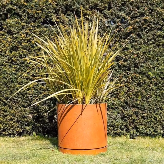Primrose Matte Rust Limestone Round Planter Pot with Saucer, Orange and Grey, Diameter: 50 cm