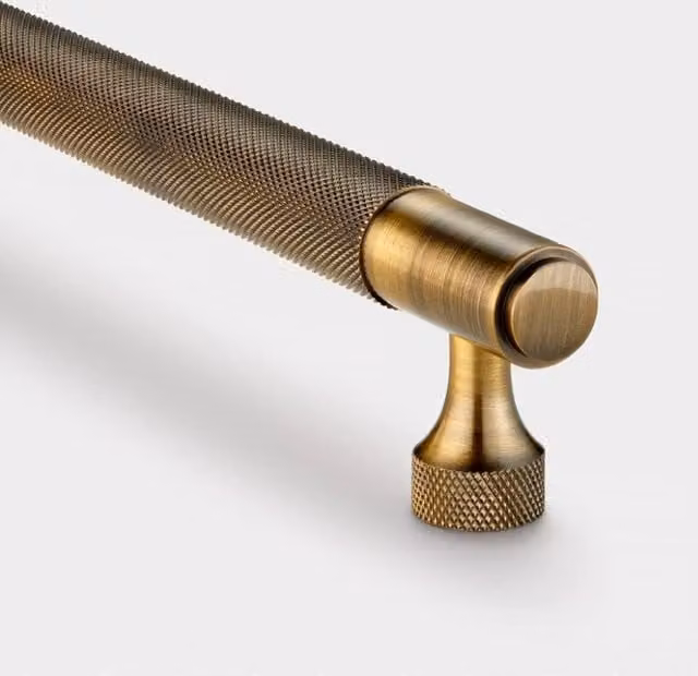 PUSHKA HOME Solid Brass Knurled Bar Handle in Antique Gold, 320mm – 1