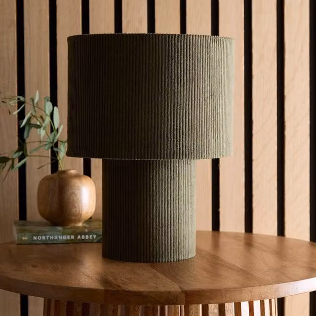 K LIVING Tokyo Green Velvet Stripe Table Lamp in Dark Green, H 30 cm x W 23 cm x D 23 cm – 1