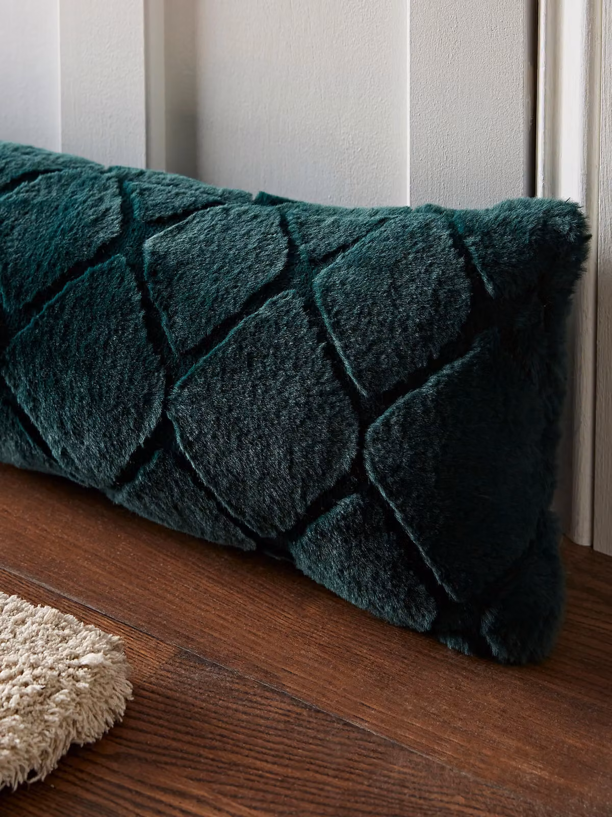 Catherine Lansfield Cosy Diamond Faux Fur Draught Excluder in Bottle Green – 2