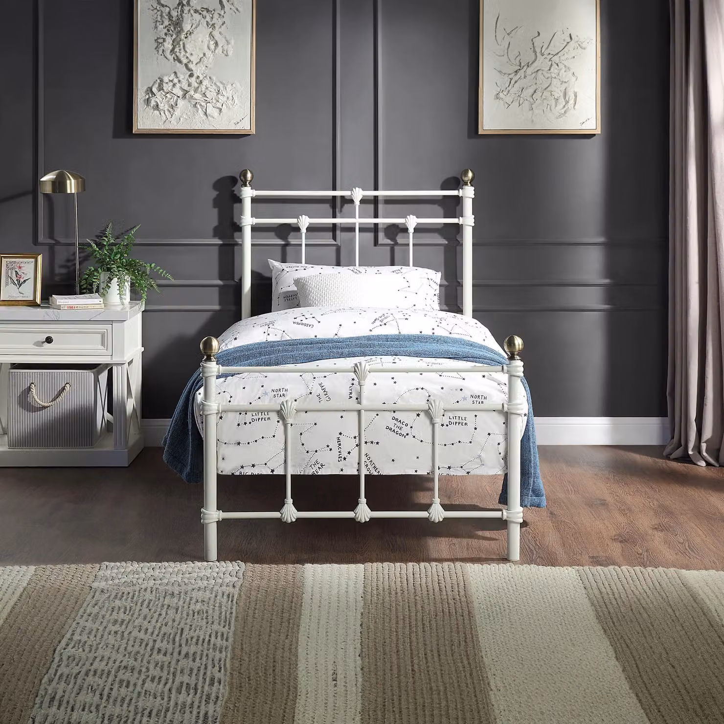 SlumberWorx Bayford Traditional Vintage Style Metal Bed Frame in White, W/D/H: 120 x 200 x 129 cm – 2