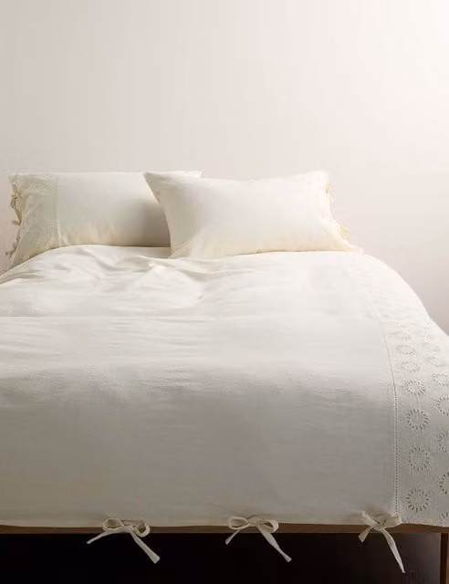 M&S Schiffli Embroidered Floral Cotton and Linen Bedding Set in Ecru, W: 140 cm, L: 200 cm