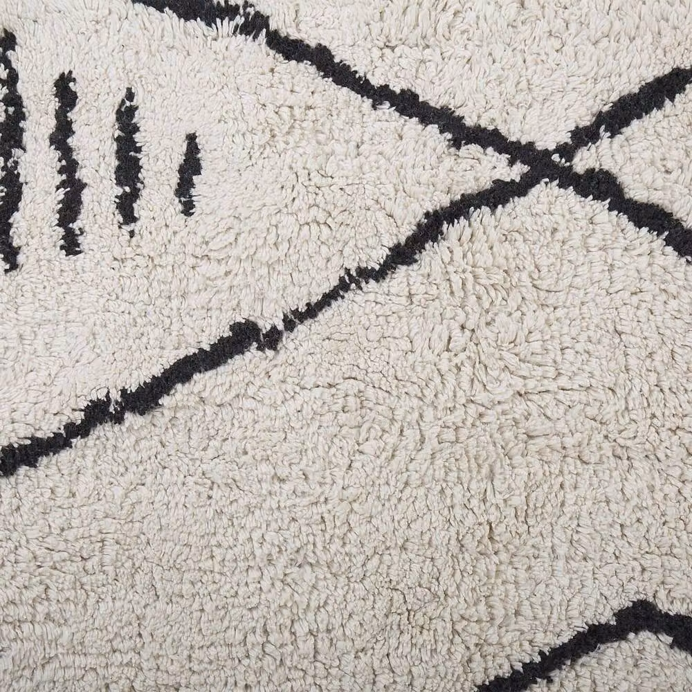 Wyld and Coco Heritage Geometric Cotton Tassel Rug in White and Black, W/D: 80 x 150 cm – 3