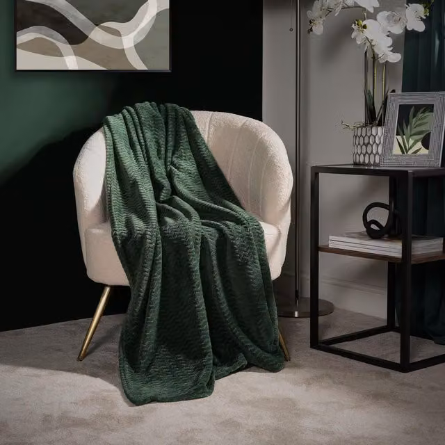 Dreamscene Chevron Fleece Throw Blanket in Green