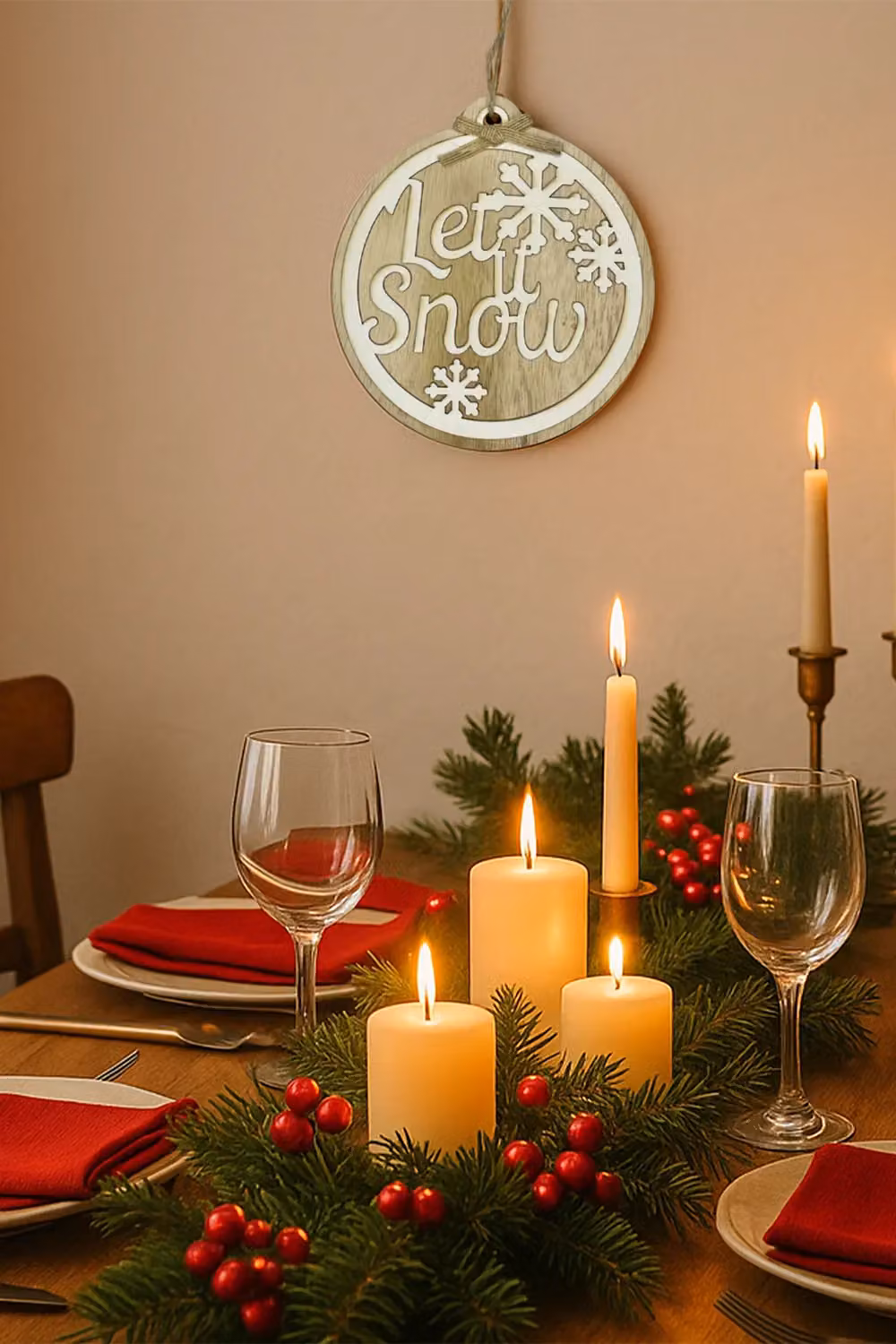 Neel Blue Round Wooden Merry Christmas Wall Plaque with Let it Snow Lettering, Diameter: 15 cm – 5