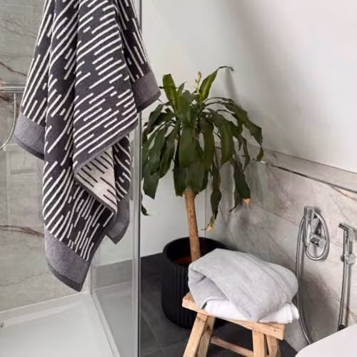 Allure Bath Fashions Pack of 2 Barcode Stripe Cotton Bath Towels in Grey, W/D/H: 70 x 125 cm – 7