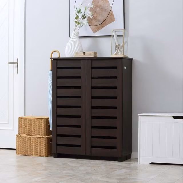 HOMCOM Modern Freestanding Shoe Storage Cabinet with Hinged Slatted Doors for 15 Pairs, Brown