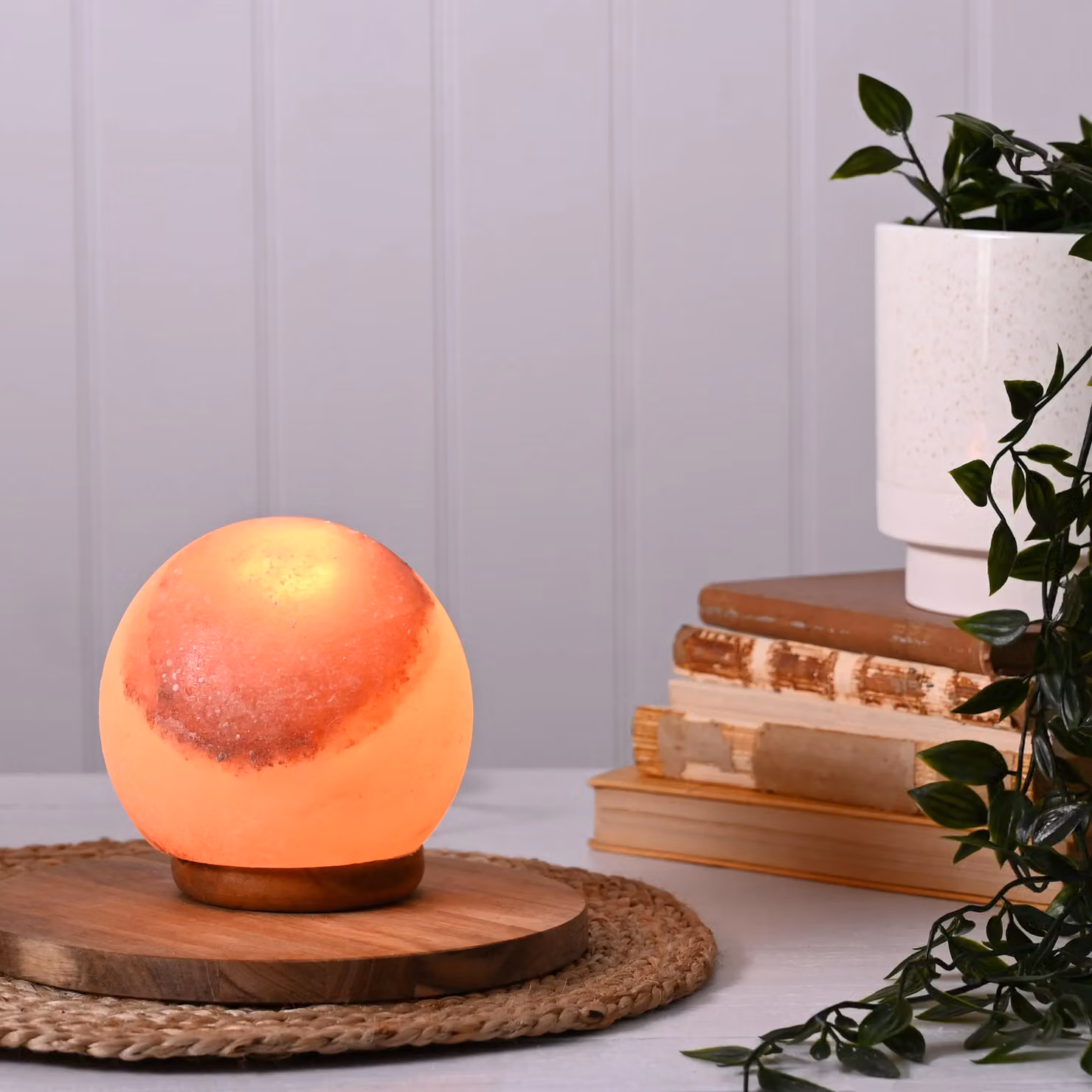 Hestia Pink Himalayan Rock Salt Sphere Table Lamp with Wood Base, Diameter: 12.7 cm – 4