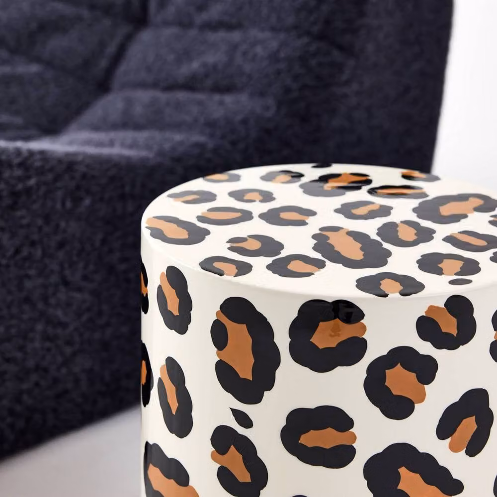sweeek Modern Round Side Table in Beige Enameled Steel with Leopard Print – 3