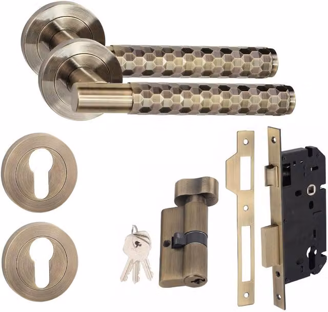 Golden Grace Brass Door Handle Set in Gold and Bronze
