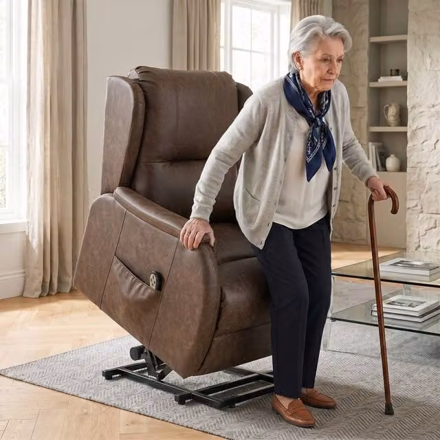 HOMCOM Dual Motor Power Lift Recliner Chair in Brown Synthetic Leather for Seniors – 1