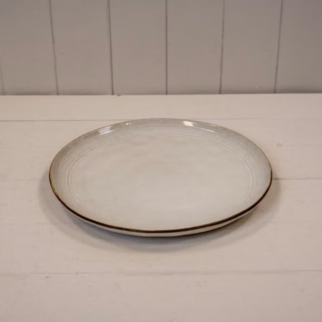 KDMD Satchville Stoneware Dinner Plate in Beige and White