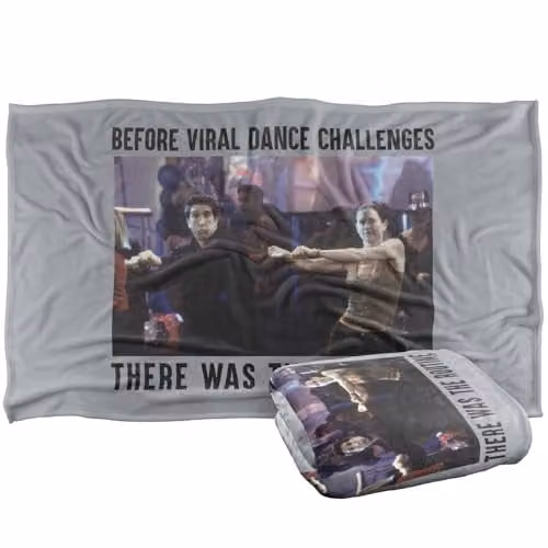 Warner Bros. Friends Before Viral Dance Silky Touch Super Soft Fleece Throw Blanket, Multicolour, W: 91.44 cm x L: 147 cm – 1