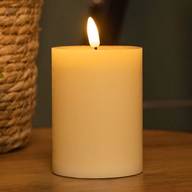 Samuel Alexander Cream Wax Melted Pool Effect LED Pillar Candle with Timer and Flicker Function, W/D/H: 7.5 x 7.5 x 10 cm