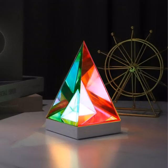 Komore Triangle Luminaire Auto-Changing Ambient RGB Light in White and Multicolour