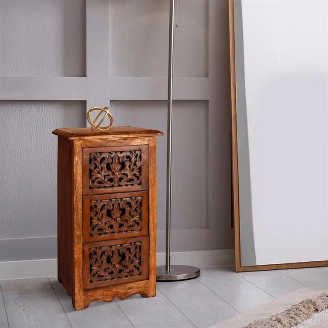 Topfurnishing Classic Floral Carved Mango Wood Bedside Cabinet in Brown