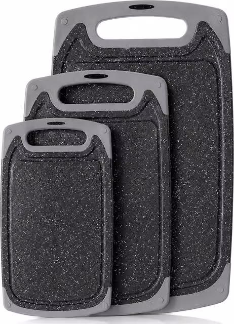 Innoteck 3 Piece Non-Slip Plastic Cutting Board Set with Handles and Grooves in Black and Green
