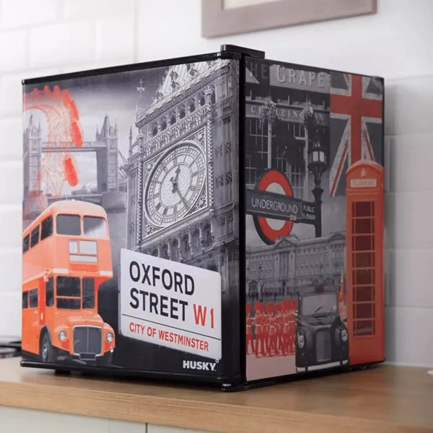 Husky London Mini Fridge, Black, 43L – 8