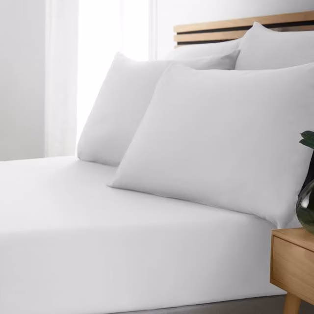 Catherine Lansfield So Soft Non-Iron Microfibre Fitted Sheet, White, W/D/H: 180 x 200 cm