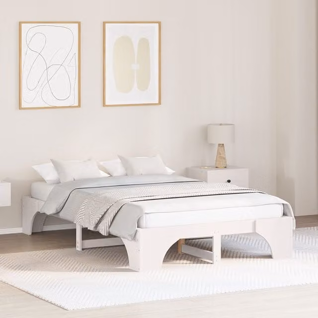 Berkfield Home White Solid Pine Wood Bed Frame with Lacquered Finish W: 135 cm, L: 190 cm