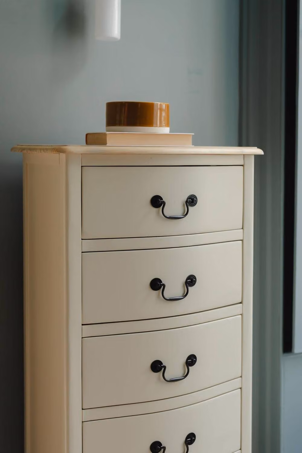 Statement Furniture Juliette Vintage Chic 5 Drawer Tallboy in Ivory White – 2