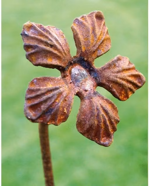Poppyforge Pack of 3 Lilly Feature Plant Pins in Brown Steel, Height: 120 cm
