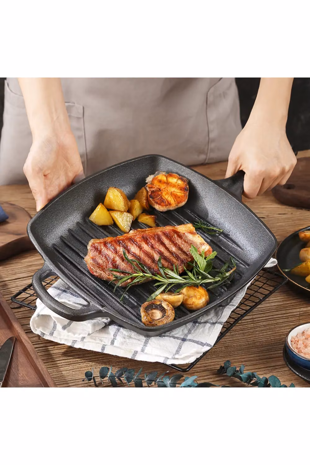 Living and Home Rectangular Cast Iron Grill Pan, 27 cm, Black – 2
