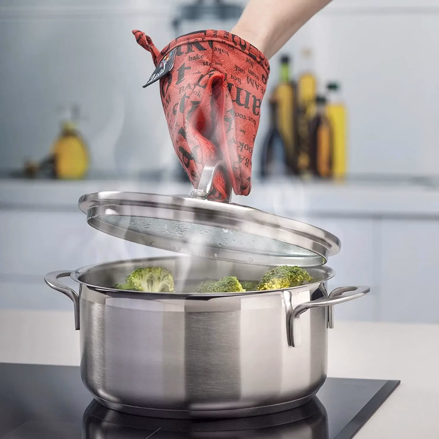 Zeal Silicone Mini Oven Mitt and Pot Holder with Hot Print Design in Red – 2