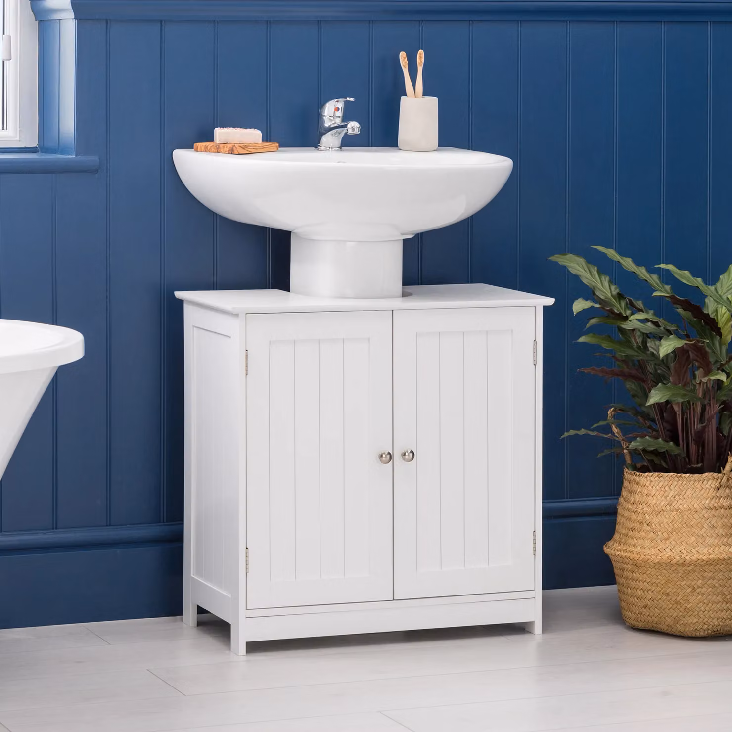 Christow White Lacquered Wooden Under Sink Bathroom Cabinet with 2 Hinged Doors and Internal Shelves W/D/H: 60 x 30 x 60 cm – 2