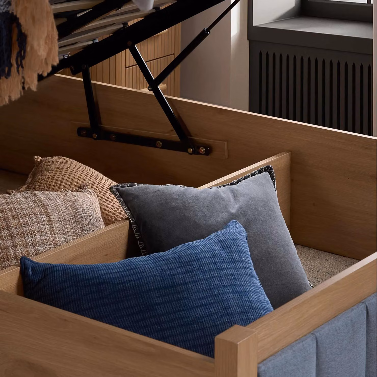 Birlea Belmont Grey and Oak Wooden Ottoman Bed Frame, King Size (180 x 200 cm) – 3