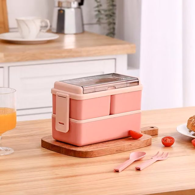 Livingandhome Plastic Bento Lunch Box with Cutlery and Dividers, Pink