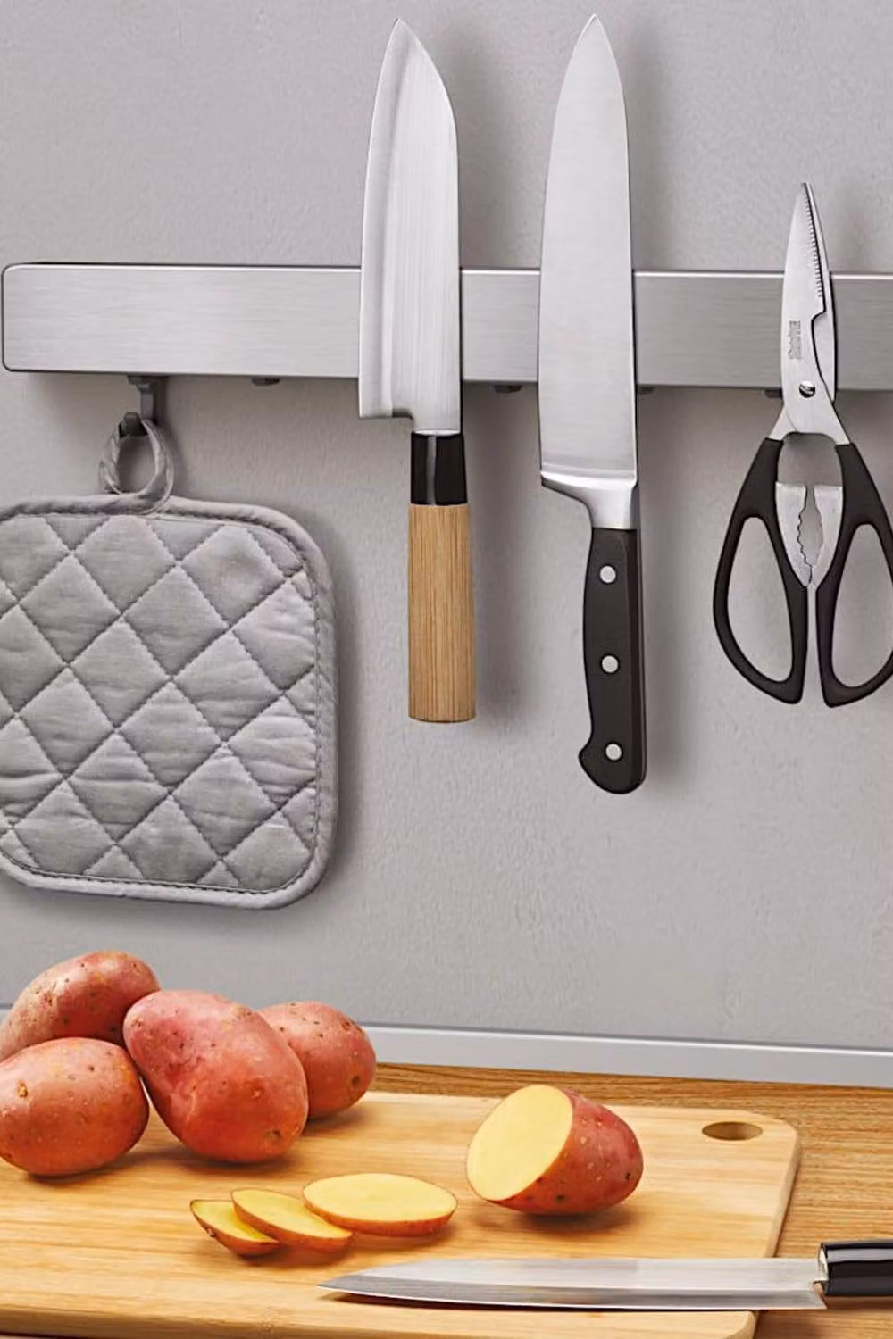 Metaltex Stainless Steel Magnetic Bar with Hooks in Silver – 1