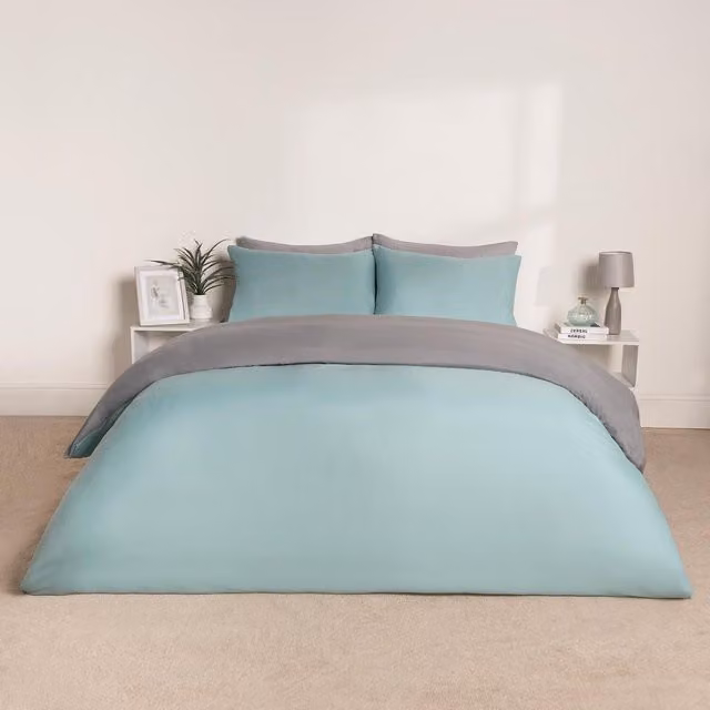 Brentfords Reversible Plain Dyed Microfibre Duvet Set in Blue, W/D/H: 200 x 200 cm